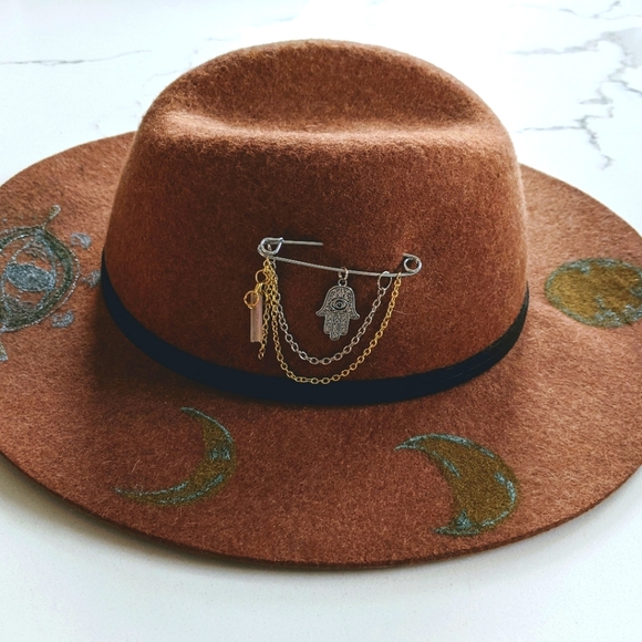 Hand painted wide brimmed rancher hat - Picture 2 of 2